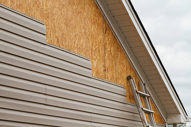 Professional Fiber Cement Siding technician working in Seattle, WA
